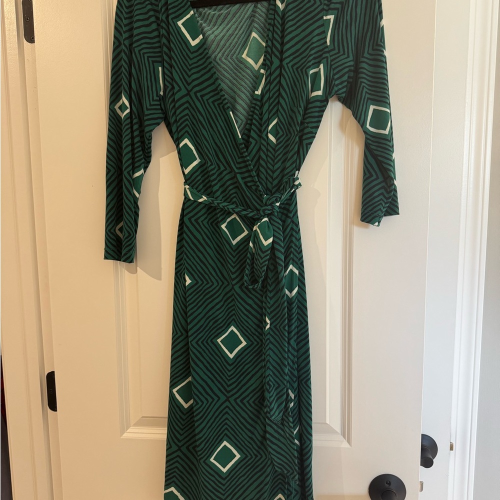A Pea in the Pod Green Patterned Maternity Wrap Dress